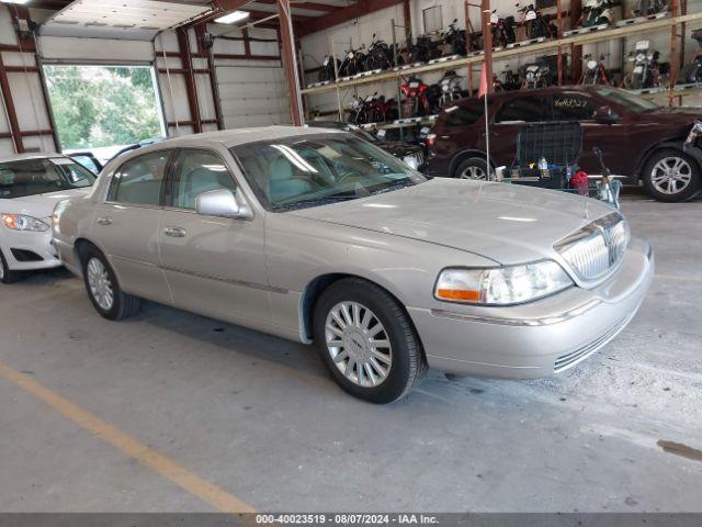  Salvage Lincoln Towncar