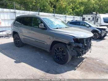  Salvage Jeep Grand Cherokee