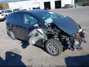  Salvage Toyota Prius v