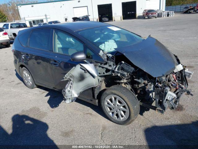  Salvage Toyota Prius v