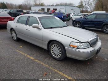  Salvage Lincoln Towncar