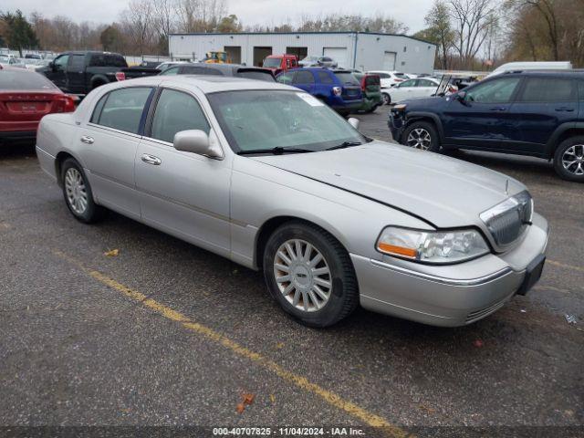  Salvage Lincoln Towncar