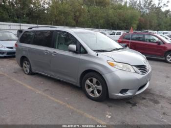  Salvage Toyota Sienna