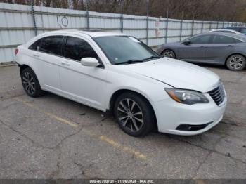  Salvage Chrysler 200