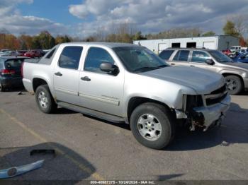  Salvage Chevrolet Avalanche 1500