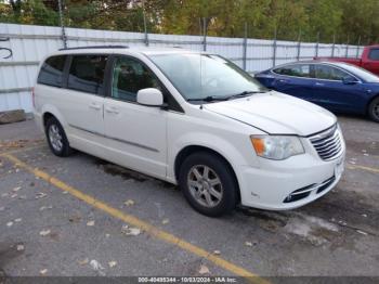  Salvage Chrysler Town & Country