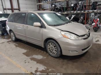  Salvage Toyota Sienna