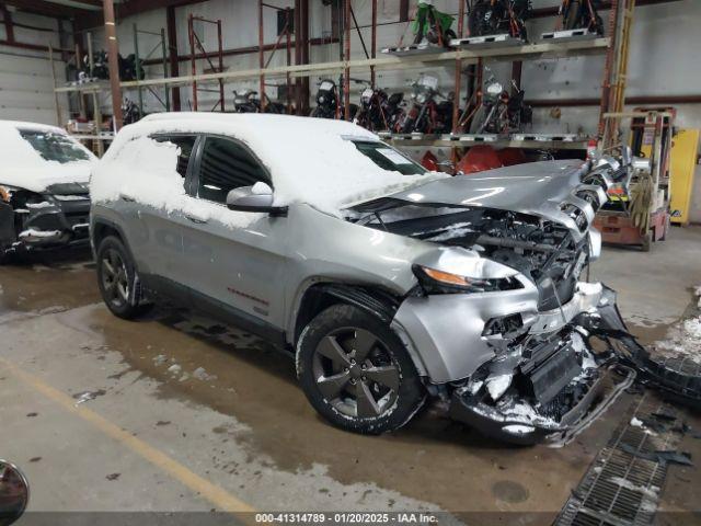  Salvage Jeep Cherokee