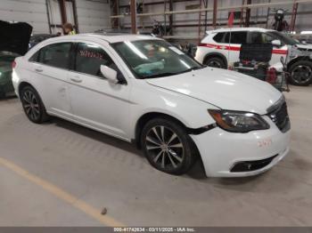  Salvage Chrysler 200