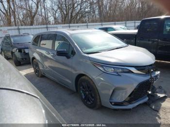  Salvage Toyota Sienna