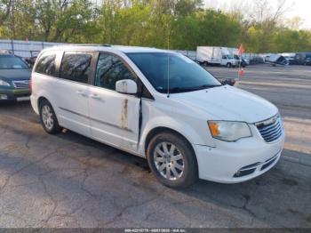  Salvage Chrysler Town & Country