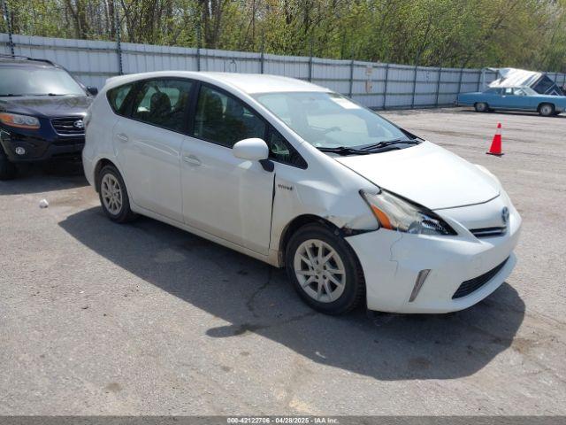  Salvage Toyota Prius v