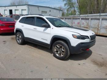 Salvage Jeep Cherokee