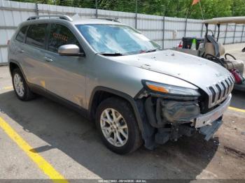 Salvage Jeep Cherokee