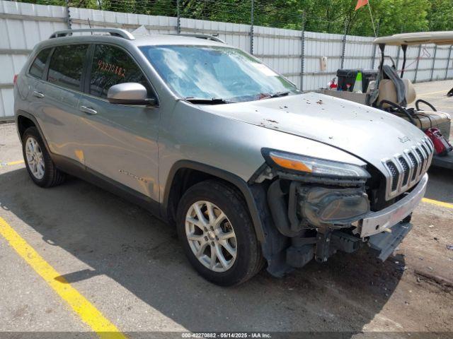  Salvage Jeep Cherokee
