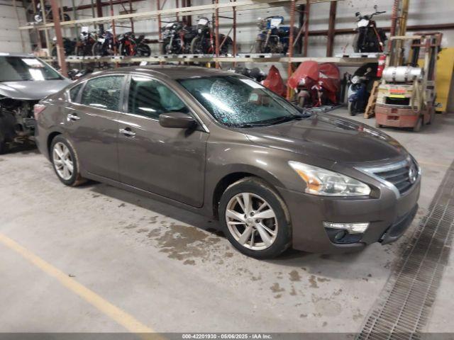  Salvage Nissan Altima