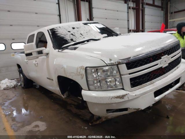  Salvage Chevrolet Silverado 2500