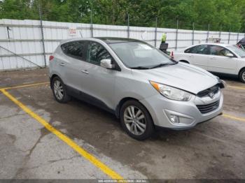  Salvage Hyundai TUCSON