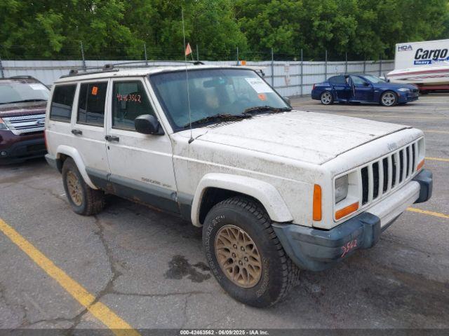  Salvage Jeep Cherokee