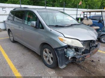  Salvage Toyota Sienna