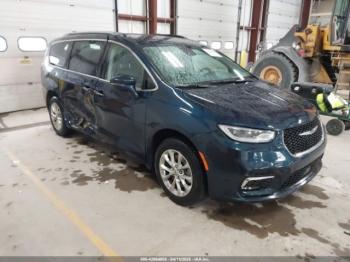  Salvage Chrysler Pacifica