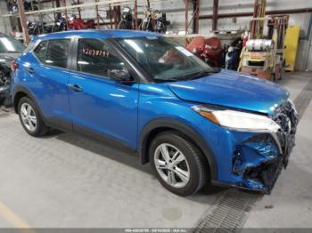  Salvage Nissan Kicks
