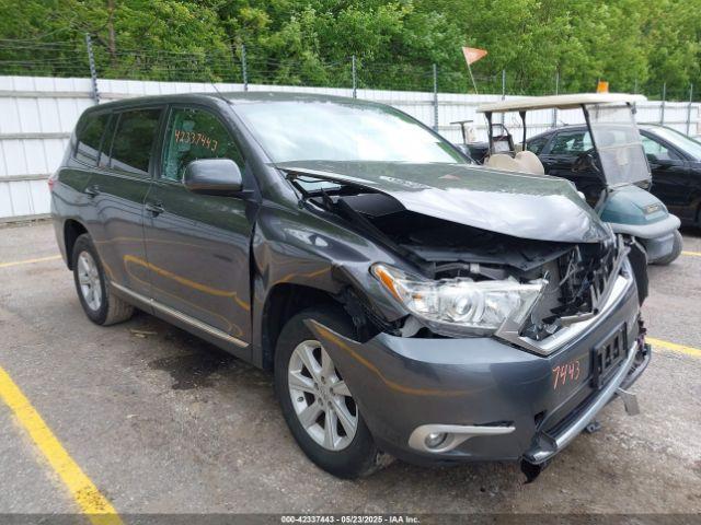  Salvage Toyota Highlander