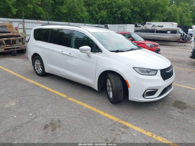  Salvage Chrysler Pacifica