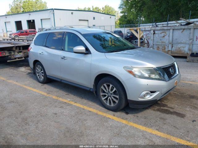  Salvage Nissan Pathfinder
