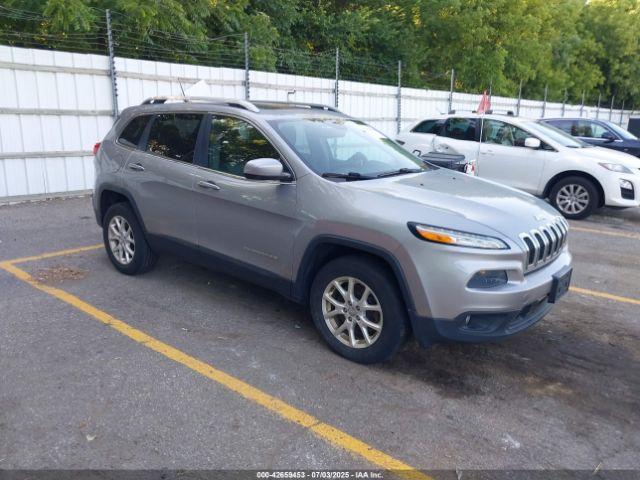  Salvage Jeep Cherokee