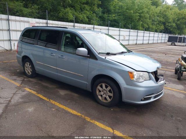  Salvage Chrysler Town & Country