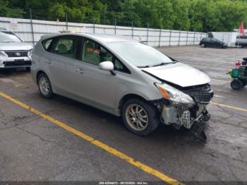  Salvage Toyota Prius v