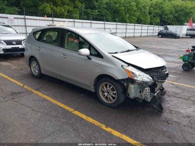  Salvage Toyota Prius v