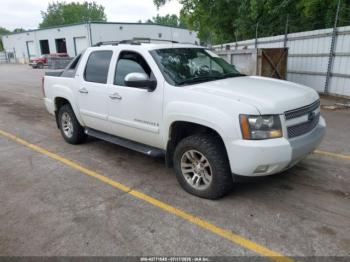  Salvage Chevrolet Avalanche 1500