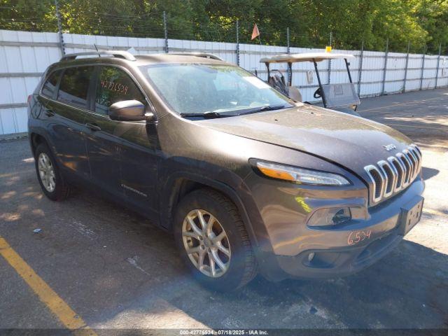  Salvage Jeep Cherokee
