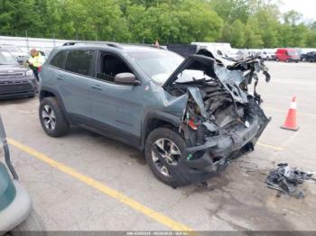 Salvage Jeep Cherokee
