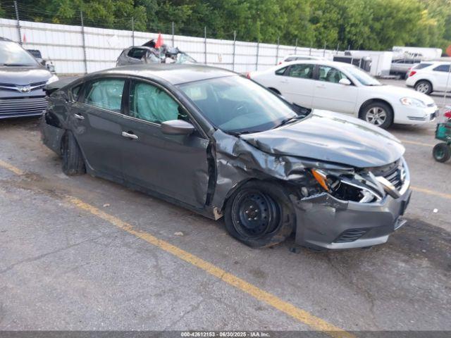  Salvage Nissan Altima