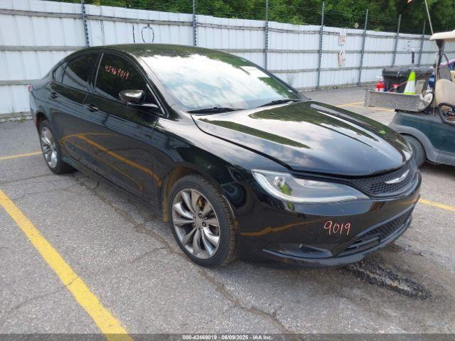  Salvage Chrysler 200