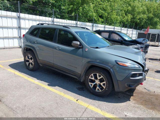  Salvage Jeep Cherokee