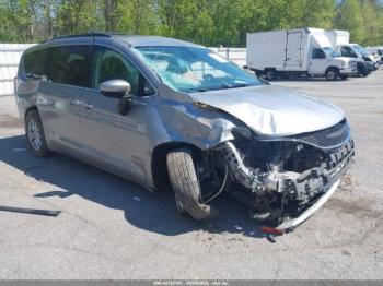  Salvage Chrysler Pacifica