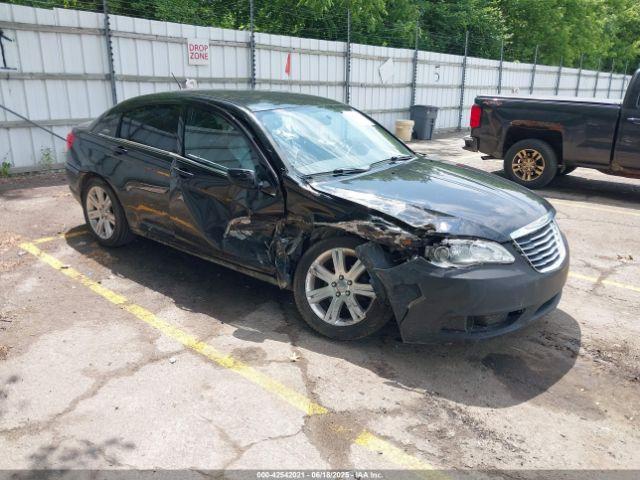 Salvage Chrysler 200