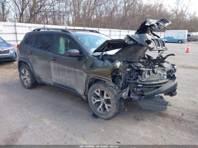  Salvage Jeep Cherokee