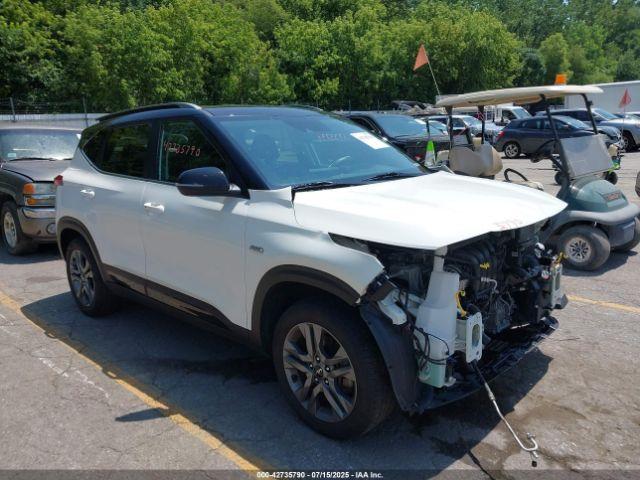  Salvage Kia Seltos