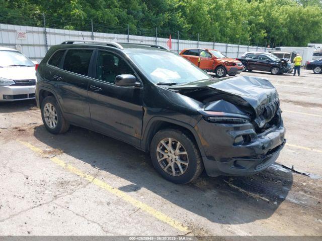  Salvage Jeep Cherokee