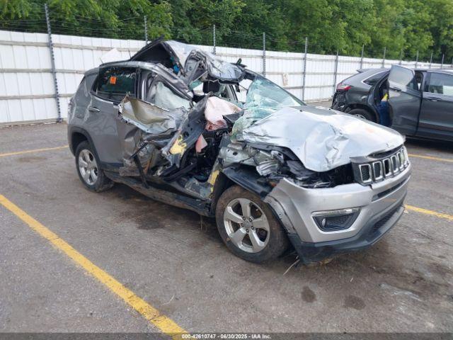  Salvage Jeep Compass