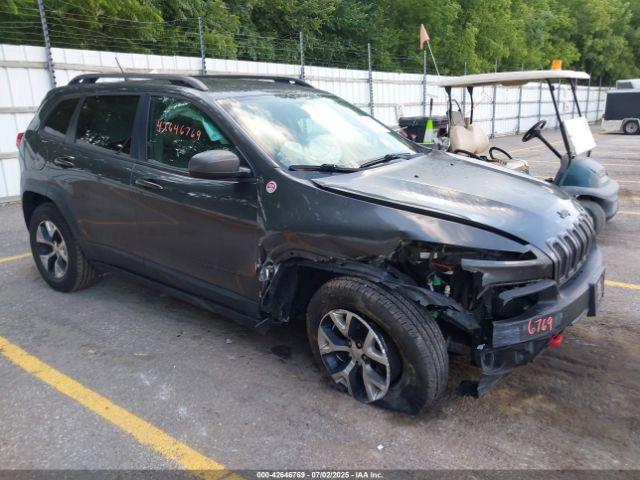  Salvage Jeep Cherokee