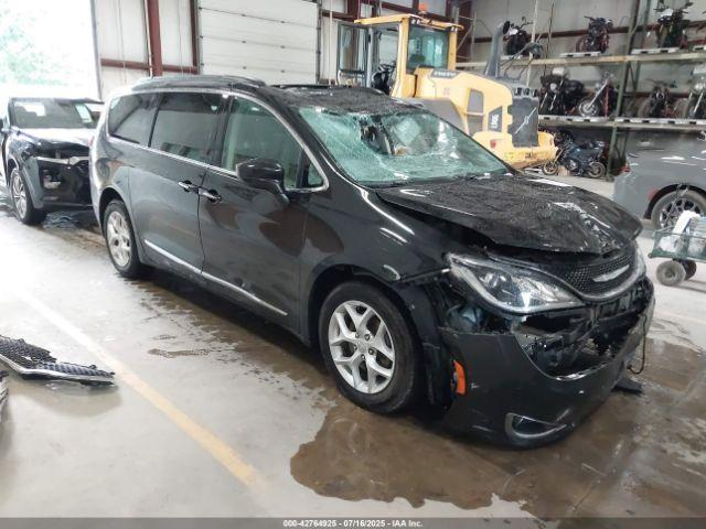  Salvage Chrysler Pacifica