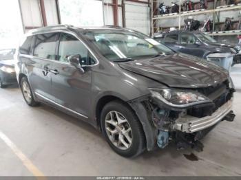  Salvage Chrysler Pacifica