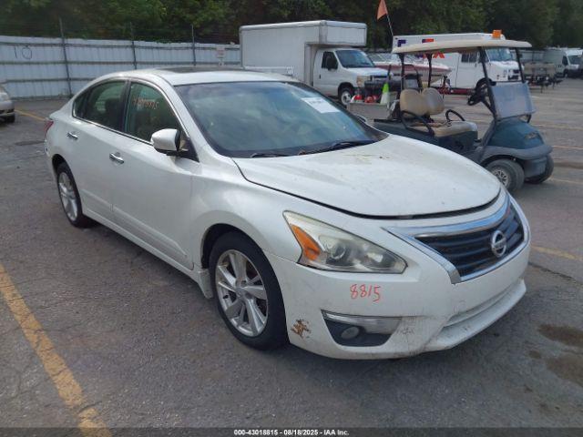  Salvage Nissan Altima