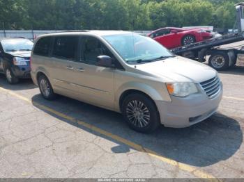  Salvage Chrysler Town & Country